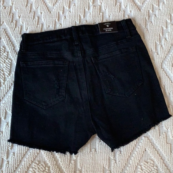 Black high waisted shorts, with distressing - Picture 2 of 3